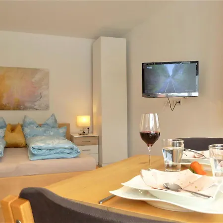 Apartman Cozy Mountain View With Terrace And Garden